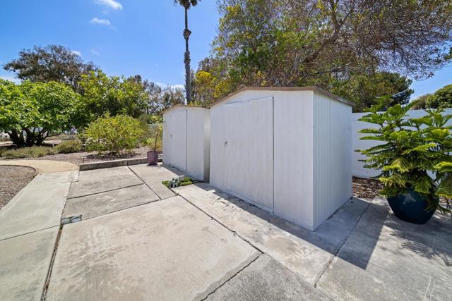 3923 San Pablo Avenue, Oceanside CA: https://media.crmls.org/mediaz/ba1da2eb-ae40-4c47-923e-24a510e9e682.jpg
