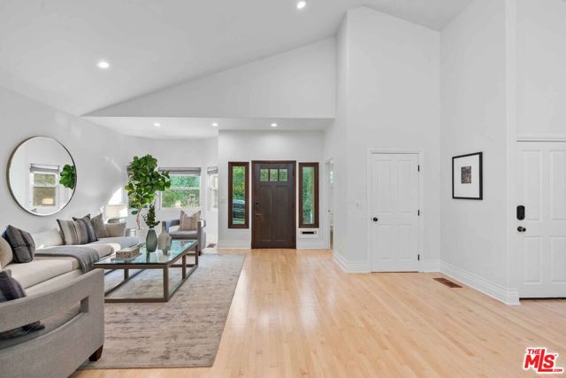 16121 Northfield Street photo 2