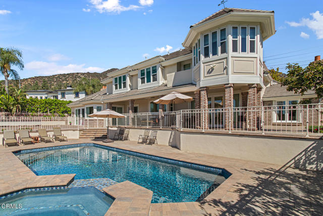 848 Greenridge Drive, La Canada Flintridge CA: https://media.crmls.org/mediaz/ba1e038e-0050-45cc-adae-5d451d5164fa.jpg