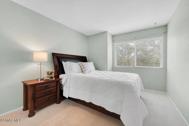 645 Overlook Road, Simi Valley CA: https://media.crmls.org/mediaz/ba1e48e8-4b2d-49ab-ad3f-dc4b87035256.jpg