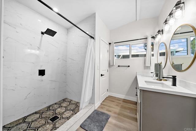 9903 Lindo Lake Place, Lakeside CA: https://media.crmls.org/mediaz/ba1e4a8a-a634-4681-8425-a3582a633786.jpg