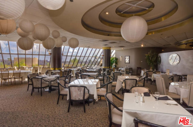 4335 S Marina City Drive, Marina del Rey CA: https://media.crmls.org/mediaz/ba1e75ad-26e0-48e9-8888-9ce01acb1633.jpg