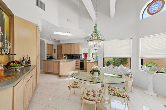 346 Crest Lake Drive, Palm Desert CA: https://media.crmls.org/mediaz/ba1ecea5-5718-467a-847b-2558db02bce8.jpg