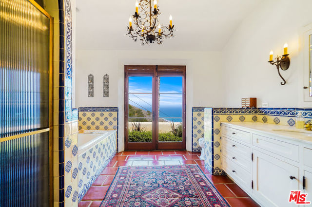 22800 Beckledge Terrace, Malibu CA: https://media.crmls.org/mediaz/ba1f3ae6-b6f3-4aed-b163-44abffff1c19.jpg