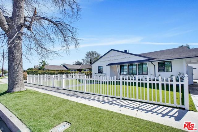 14642 Runnymede Street, Van Nuys CA: https://media.crmls.org/mediaz/ba1f901f-c4b0-441f-b6b0-142df6f618ad.jpg