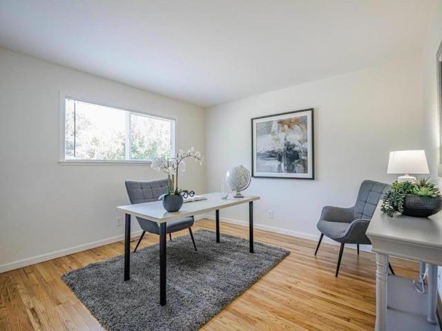 917 Sir Francis Avenue, Capitola CA: https://media.crmls.org/mediaz/ba1fbeb0-b5cd-4c3e-b606-2dafbfbbeab7.jpg