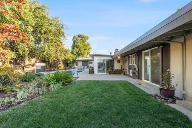 814 Gail Avenue, Sunnyvale CA: https://media.crmls.org/mediaz/ba1ffbcf-8360-425e-b27b-e012bce9fb6a.jpg