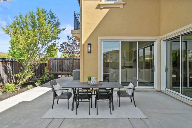 3044 Gritstone Street, Danville CA: https://media.crmls.org/mediaz/ba1fff2d-7a6d-44a1-84aa-d52ec2e7301d.jpg