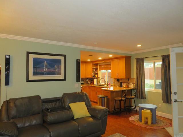 Detail Gallery Image 5 of 31 For 1913 Clearbrook Dr, Chula Vista,  CA 91913 - 4 Beds | 2/1 Baths