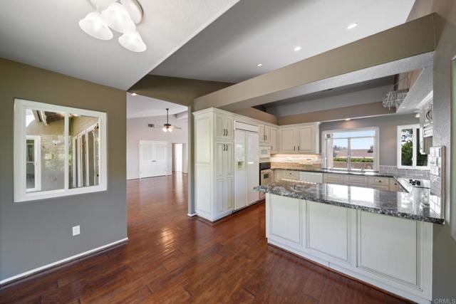 Detail Gallery Image 17 of 42 For 49 via Casitas, Bonsall,  CA 92003 - 3 Beds | 2 Baths