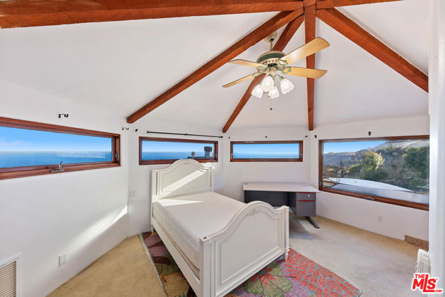 23010 Saddle Peak Road, Topanga CA: https://media.crmls.org/mediaz/ba216abe-4640-4190-9162-9d4b82e8cd5f.jpg