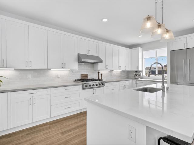 Detail Gallery Image 9 of 42 For 1858 Avocado Rd, Oceanside,  CA 92054 - 5 Beds | 3/1 Baths