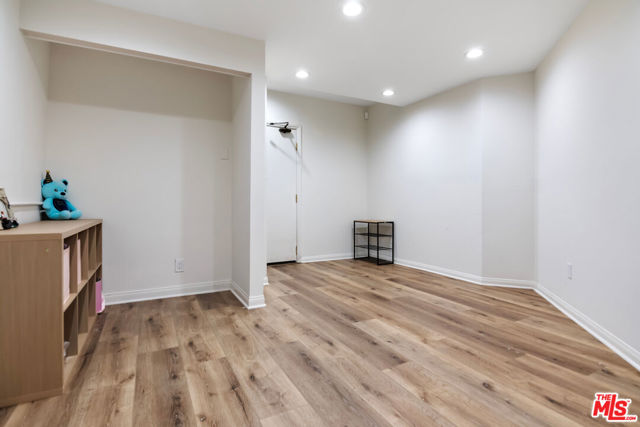 18730 Hatteras Street, Tarzana CA: https://media.crmls.org/mediaz/ba2256f0-4fa1-4df8-ae5a-c992d08e6236.jpg