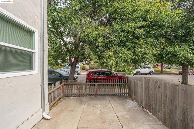 Image 34 of 46 For 707 Aileen St