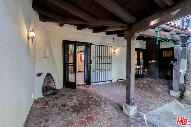3131 & 3135 Oakcrest Drive, Los Angeles CA: https://media.crmls.org/mediaz/ba22a584-829b-4249-a73d-c524b69a16cf.jpg