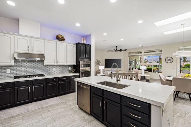 44580 S Heritage Palms Drive, Indio CA: https://media.crmls.org/mediaz/ba22fc72-673d-4706-9779-68c96c89d96c.jpg