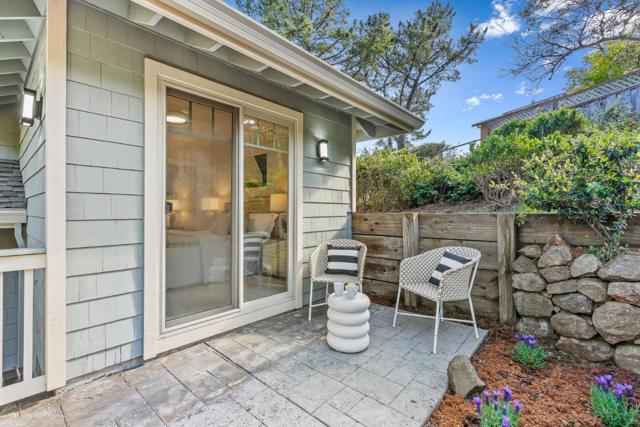 822 San Carlos Avenue, El Granada CA: https://media.crmls.org/mediaz/ba230eba-e1e2-4f5e-97c3-2a849aadb217.jpg