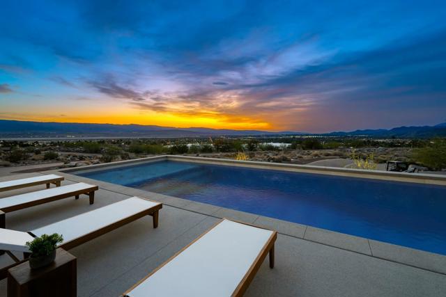 2085 Desert Flower Court, Palm Springs CA: https://media.crmls.org/mediaz/ba23d6dc-4301-4013-b555-5ae1321b44b8.jpg