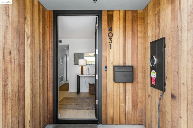 4031 Park Blvd, Oakland CA: https://media.crmls.org/mediaz/ba240489-bbca-44ac-979b-d1bdf112a105.jpg