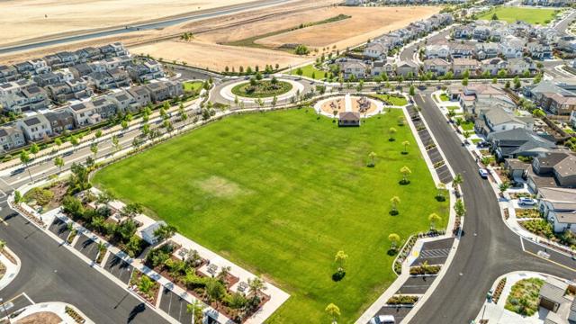 6326 Moser Way, Tracy CA: https://media.crmls.org/mediaz/ba253b93-66c7-49b1-ac5a-2675e5c76f5a.jpg