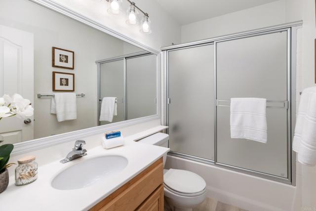 3767 Carmel View Rd #4, San Diego CA: https://media.crmls.org/mediaz/ba25fd41-e216-4b83-8ca7-a0b651aa2f32.jpg