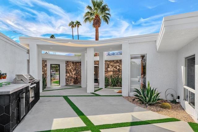 2320 S Via Lazo, Palm Springs CA: https://media.crmls.org/mediaz/ba26865f-d1cd-4b91-9fc0-83d4fd2628d2.jpg