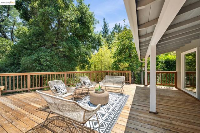 184 Lombardy Ln, Orinda CA: https://media.crmls.org/mediaz/ba26f713-2ea9-404b-afef-b42cbd8c535b.jpg