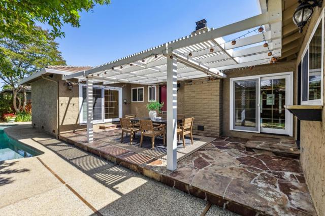1275 Covington Road, Los Altos CA: https://media.crmls.org/mediaz/ba2703bc-f757-4733-b2ad-694448fe4830.jpg