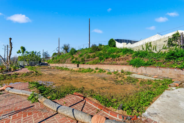 Detail Gallery Image 4 of 9 For 1300 Chautauqua Bld, Los Angeles,  CA 90272 - – Beds | – Baths