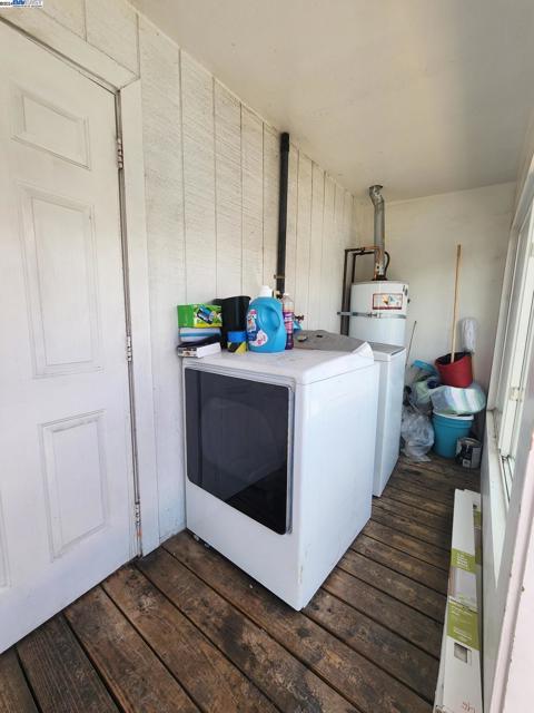 Image 11 of 30 For 9499 E St  