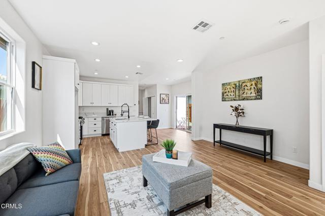 Detail Gallery Image 9 of 38 For 1131 W 2nd St, Oxnard,  CA 93030 - 3 Beds | 2 Baths