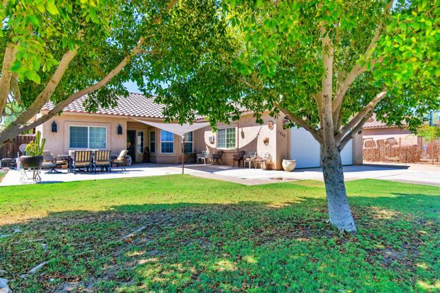 1239 Red Sea Avenue, Thermal CA: https://media.crmls.org/mediaz/ba27e636-9a00-49f1-8e42-46942a78d840.jpg