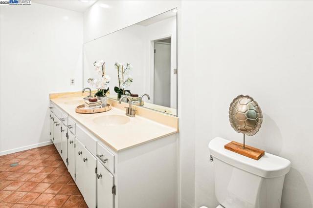 11110 Monan St, Oakland CA: https://media.crmls.org/mediaz/ba27f884-69b8-4f77-ab58-3910ca78db06.jpg