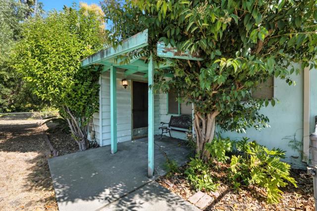 2992 Humbolt Avenue, Santa Clara CA: https://media.crmls.org/mediaz/ba2838ac-bd5b-4ebd-a4b9-2ee6d155cd0f.jpg