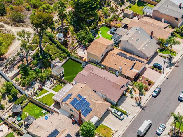 22642 Via Santiago, Mission Viejo CA: https://media.crmls.org/mediaz/ba298870-768a-4db7-8510-3d094f350d30.jpg