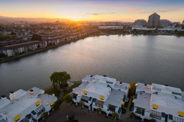 644 Portofino Lane, Foster City CA: https://media.crmls.org/mediaz/ba29d663-a567-488d-a26c-cd309e14ec08.jpg