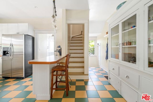 1501 S Harvard Boulevard, Los Angeles CA: https://media.crmls.org/mediaz/ba2a39cf-dc1b-412b-8442-d34f61f85cf1.jpg