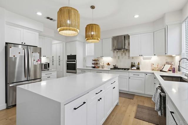 Detail Gallery Image 12 of 57 For 2153 Corte Condesa, Chula Vista,  CA 91914 - 4 Beds | 3 Baths