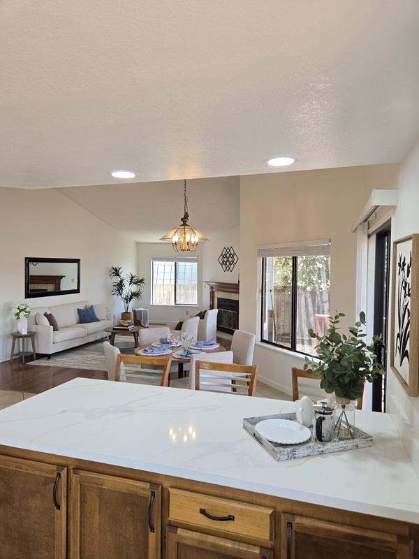 4641 Spinnaker Way, Discovery Bay CA: https://media.crmls.org/mediaz/ba2b0a74-df6e-4dcb-b901-8605eef6bf0f.jpg