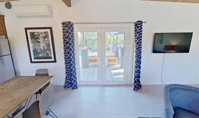 1950 N Magnolia Road, Palm Springs CA: https://media.crmls.org/mediaz/ba2b38a9-0cc3-4cb5-93f6-58c6bfe30a85.jpg