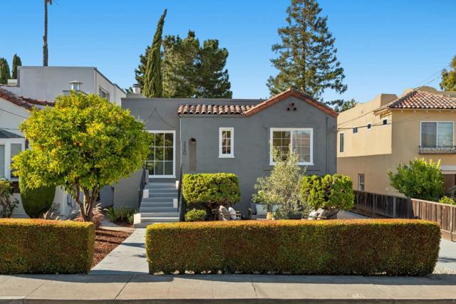 220 26th Avenue, San Mateo CA: https://media.crmls.org/mediaz/ba2b497b-e655-4859-9b11-3ee4e4951c7d.jpg
