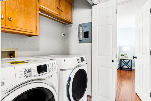 129 Ray St, Pleasanton CA: https://media.crmls.org/mediaz/ba2bf06a-1f81-447d-abd5-63b12726bac4.jpg