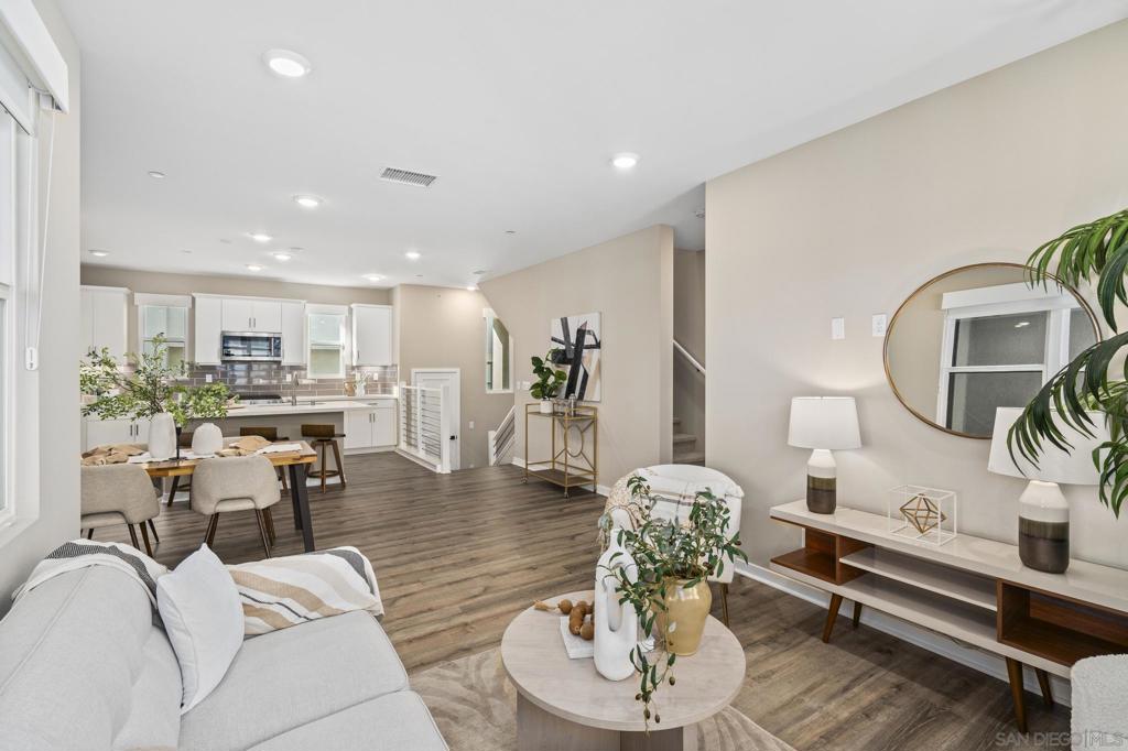 2874 Via Alta Pl