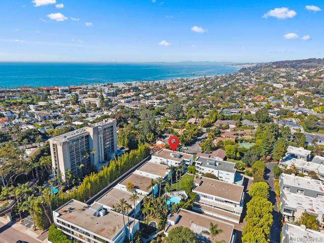 2360 Torrey Pines Rd, La Jolla CA: https://media.crmls.org/mediaz/ba2c8681-15c9-40b0-865c-1c3544067901.jpg