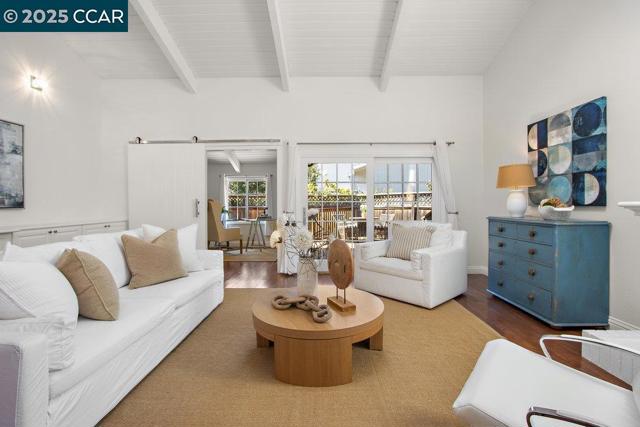 1716 Saint Andrews Drive, Moraga CA: https://media.crmls.org/mediaz/ba2c8989-b4d2-4887-a321-da996ee9a8be.jpg