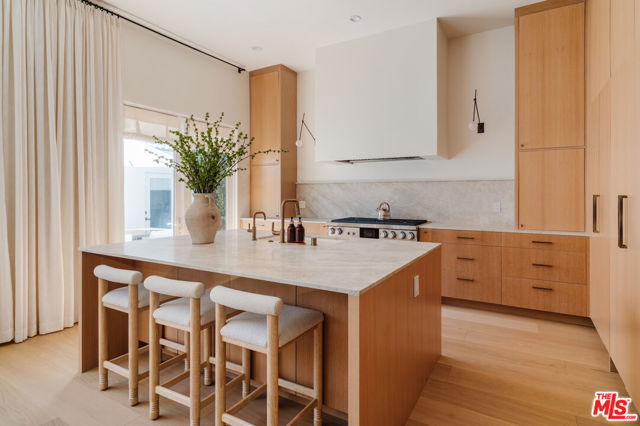 4508 Vesper Avenue, Sherman Oaks CA: https://media.crmls.org/mediaz/ba2c9d70-e7dc-4033-9985-d777a4cdad0e.jpg