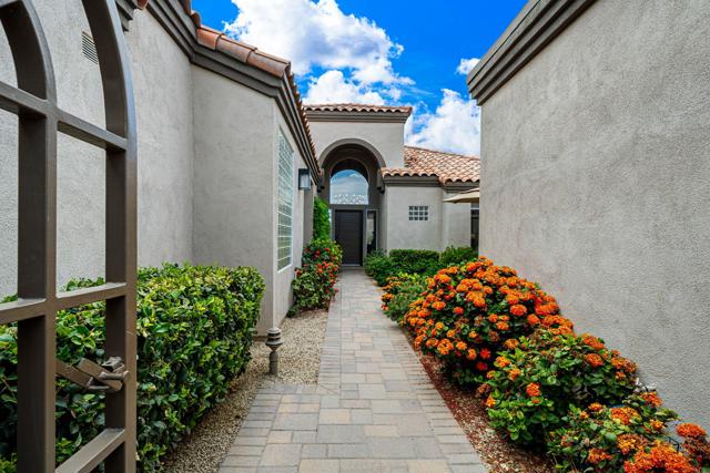 56765 Merion, La Quinta CA: https://media.crmls.org/mediaz/ba2ca306-90c5-4106-b1f4-a1ebb0544c2b.jpg