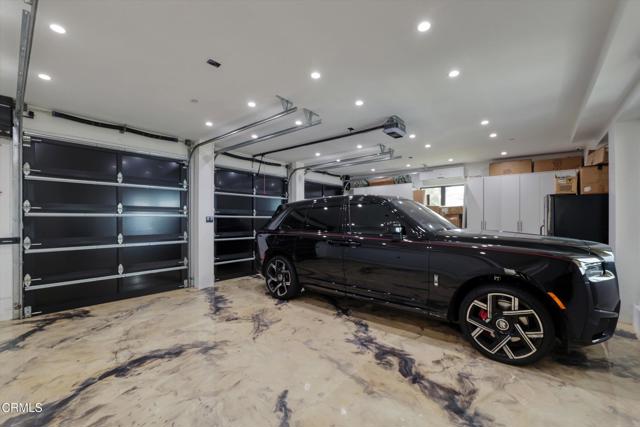 780 Greenridge Drive, La Canada Flintridge CA: https://media.crmls.org/mediaz/ba2e93b9-4a6c-4f1d-94c7-b9f27b406a35.jpg