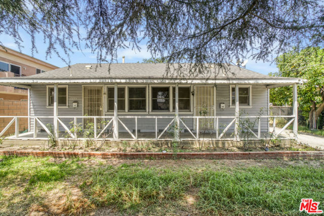 6833 Simpson Avenue, North Hollywood CA: https://media.crmls.org/mediaz/ba2f9463-8294-4c2b-9529-0dbb1217fb94.jpg