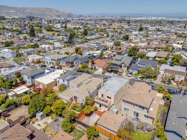441 Hazel Avenue, San Bruno CA: https://media.crmls.org/mediaz/ba331020-6f5f-433c-9dbd-03cfdac3b370.jpg